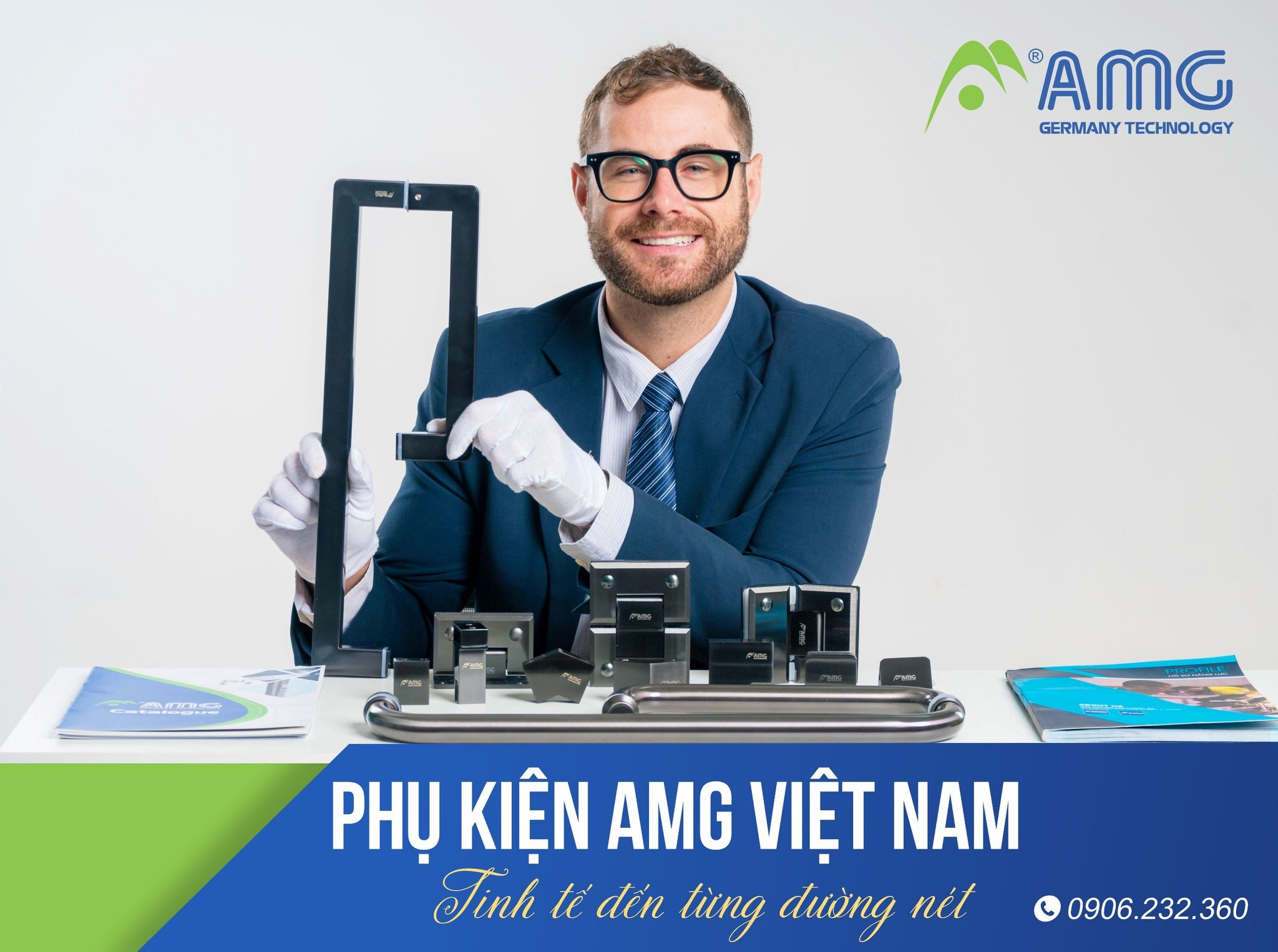 Phụ kiện phòng tắm kính màu đen